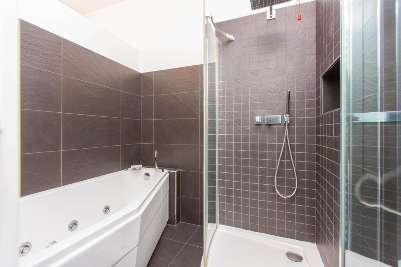 Al 4 Hotel Бусто Арсицио Екстериор снимка